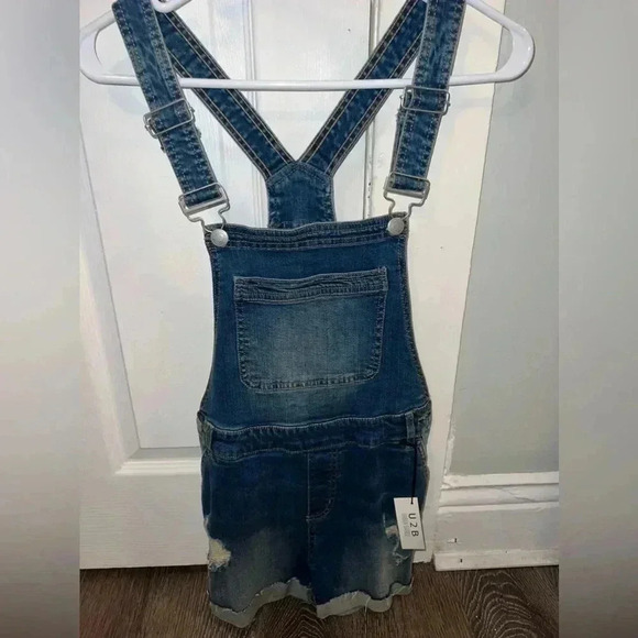 U2B Urban basics woman’s jean shortalls. NWT. Size Medium - Picture 1 of 4